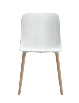 Weißer Stuhl mit Holzbeinen, modernes Design. Esszimmerstuhl oder Bürostuhl.